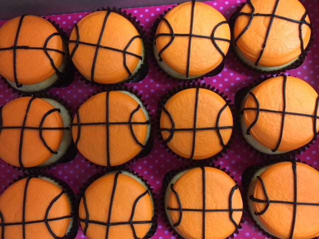 12 Basketball Cupcakes