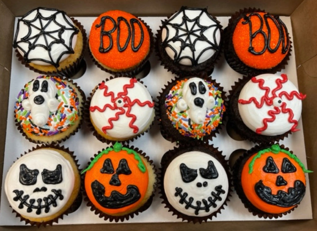12 Halloween Cupcakes