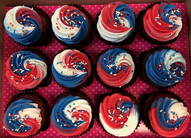 12 of the 4th of July Cupcakes