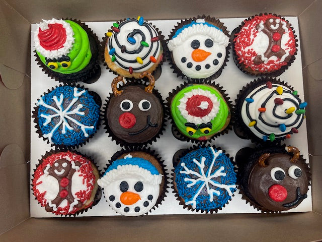 12 Christmas Cupcakes