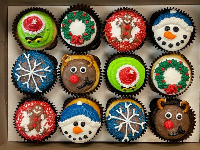 12 Christmas Cupcakes