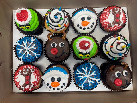 12 Christmas Cupcakes